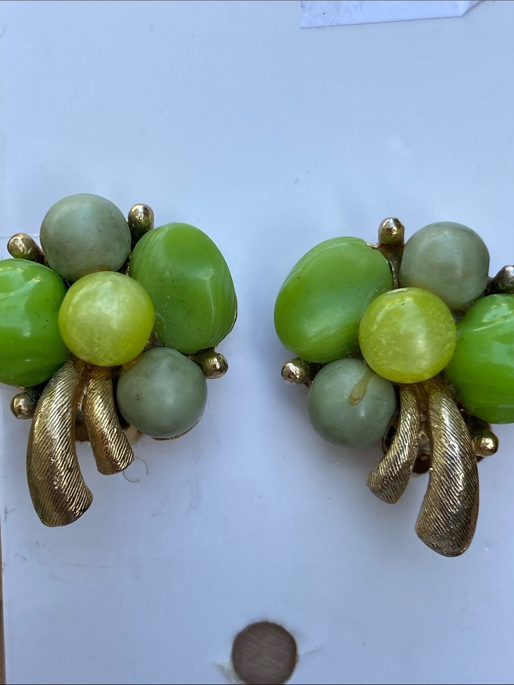 ART VTG Green Beads Cluster Clip-On Earrings with Gold Accents